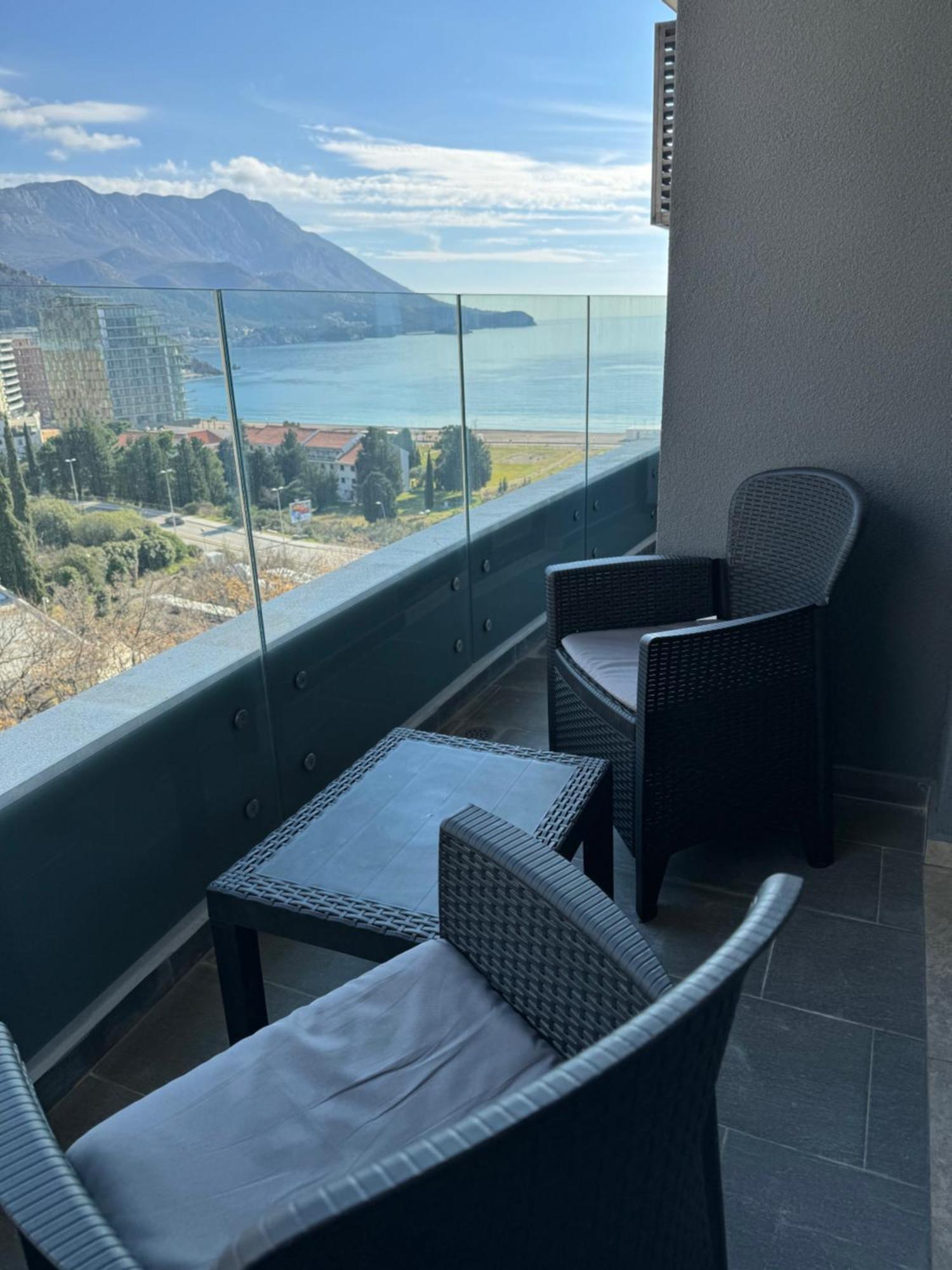 Cozy Sea View With Garage Appartement